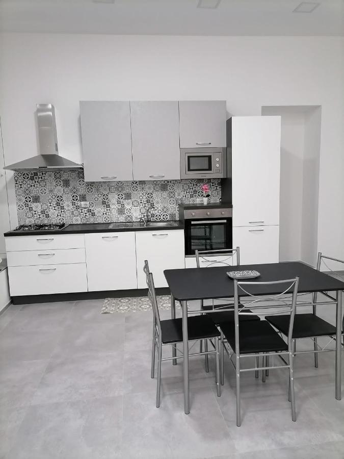 Darsena Apartments1 Мольфетта Экстерьер фото