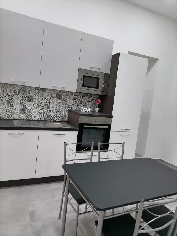 Darsena Apartments1 Мольфетта Экстерьер фото